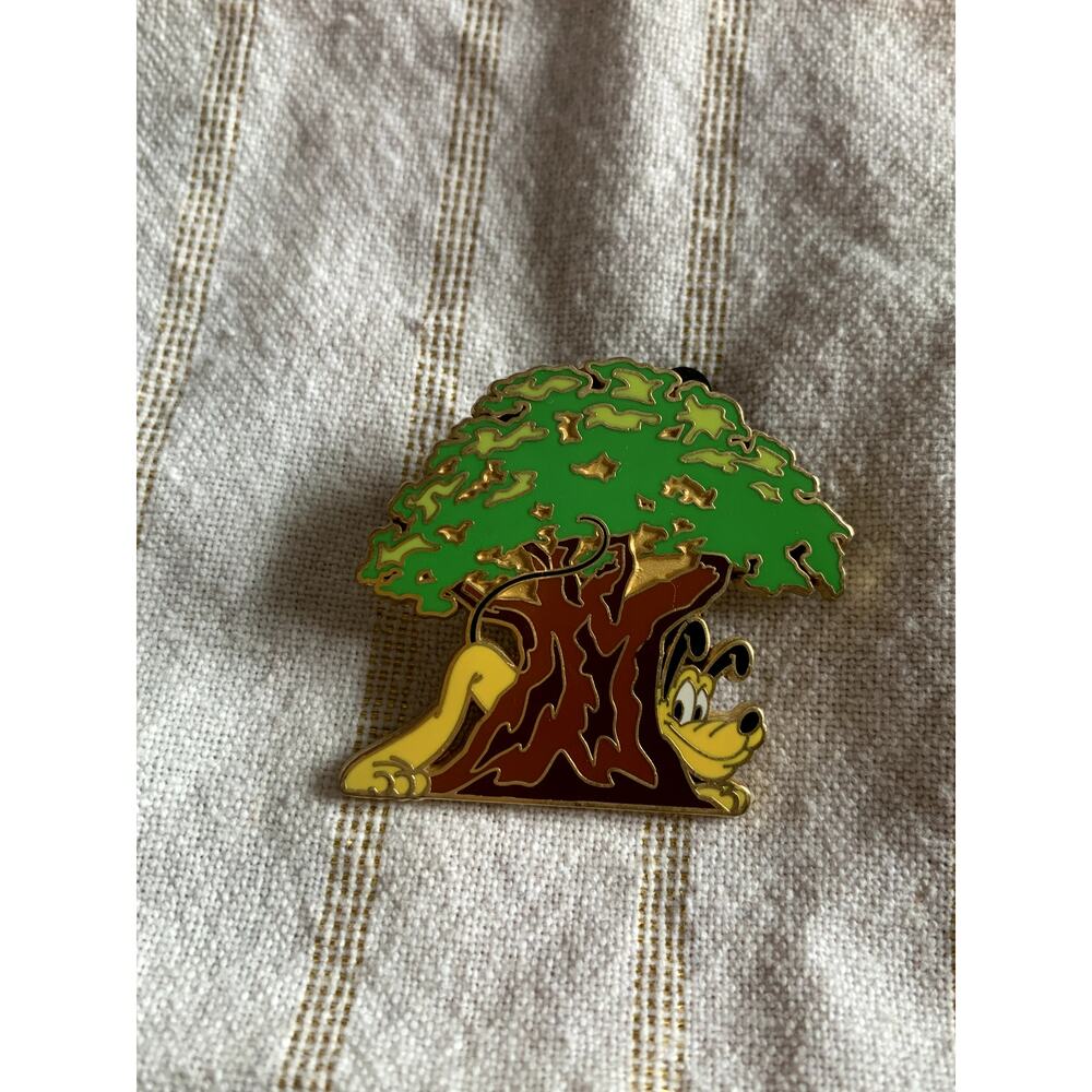 Animal Kingdom Pluto Dog Tree of Life 2008 Disney Trading Pin